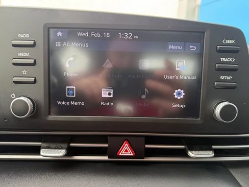 Used 2022 Hyundai Elantra SE FWD image 21