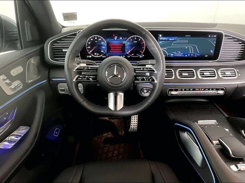 Used 2026 Mercedes-Benz GLS 450 4MATIC image 5