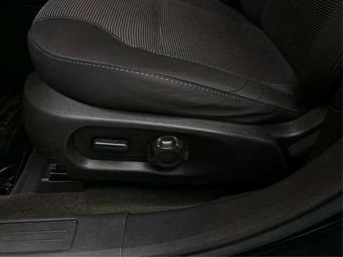 Used 2014 Ford Taurus SEL FWD image 24