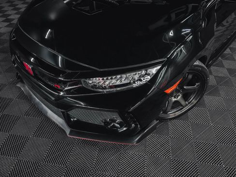 Used 2019 Honda Civic Type R image 5