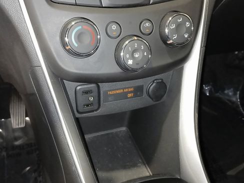 Used 2019 Chevrolet Trax LT w/ LT Convenience Package AWD/4WD image 20