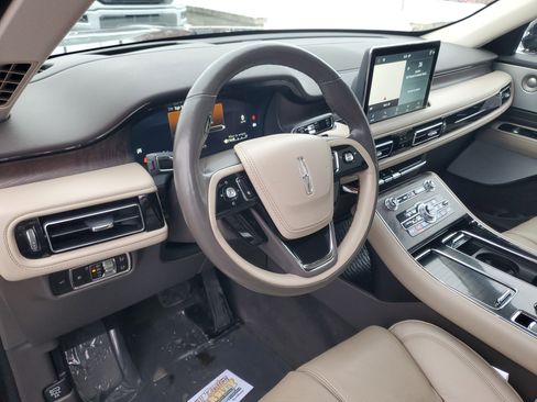 Certified 2023 Lincoln Aviator Reserve w/ Equipment Group 201A image 13