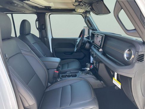 New 2026 Jeep Gladiator Sport AWD/4WD image 14