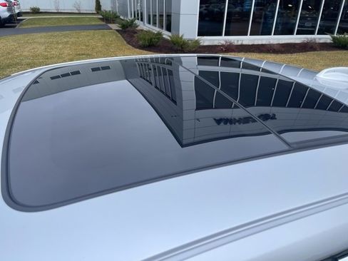 Used 2022 Volvo S60 B5 Inscription image 12