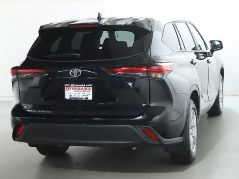 Used 2023 Toyota Highlander L FWD image 46