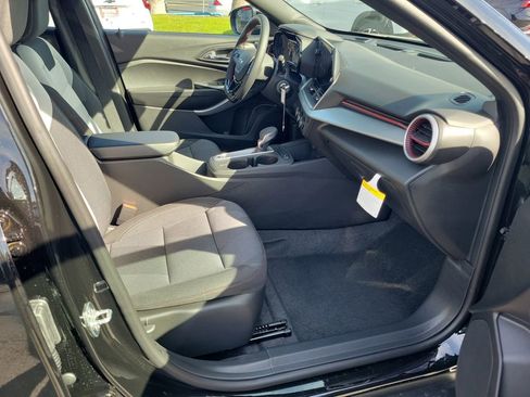 New 2026 Chevrolet Trax RS image 12