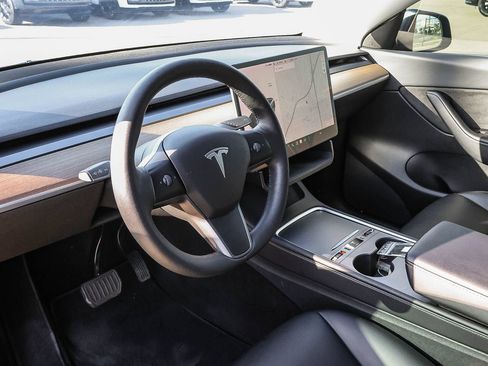 Used 2021 Tesla Model Y Long Range AWD/4WD image 27