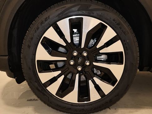 New 2026 Ford Explorer Platinum image 46