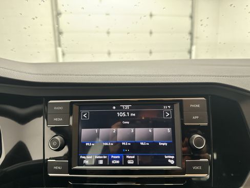 Used 2024 Volkswagen Jetta Sport image 26