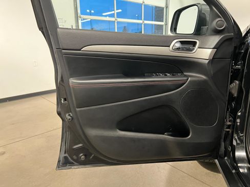 Used 2013 Jeep Grand Cherokee Trailhawk image 27