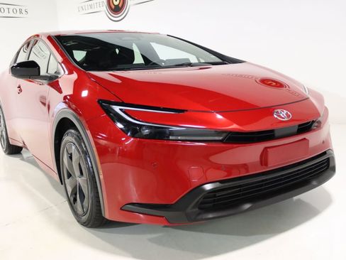 Used 2026 Toyota Prius LE FWD image 18
