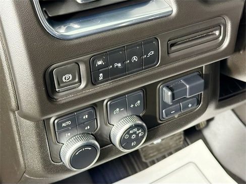 Used 2021 GMC Yukon SLT image 10