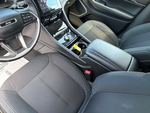 Used 2022 Jeep Grand Cherokee L Laredo w/ Luxury Tech Group I AWD/4WD image 20