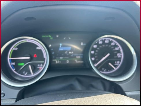 Used 2018 Toyota Camry XLE FWD image 34