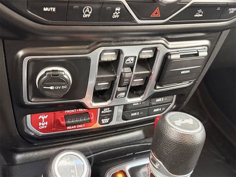 Used 2021 Jeep Wrangler Unlimited Rubicon image 30