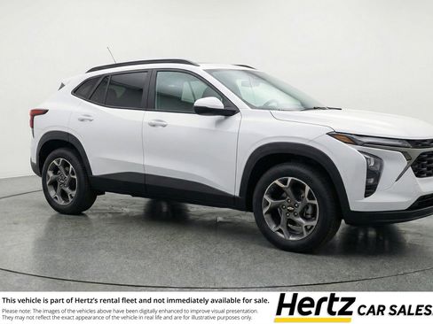 Used 2025 Chevrolet Trax LT w/ LT Convenience Package image 1