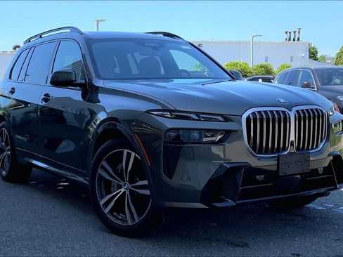 Used 2024 BMW X7 xDrive40i w/ M Sport Package AWD/4WD image 7