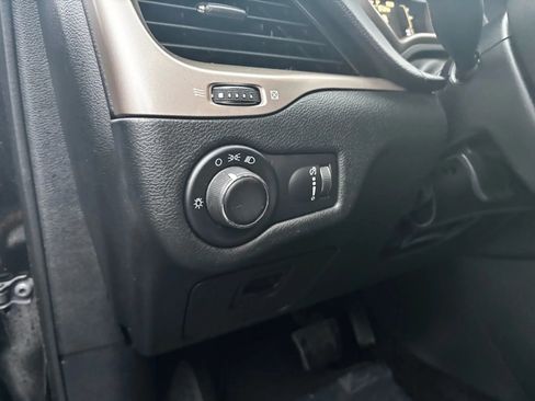 Used 2017 Jeep Cherokee Sport AWD/4WD image 11