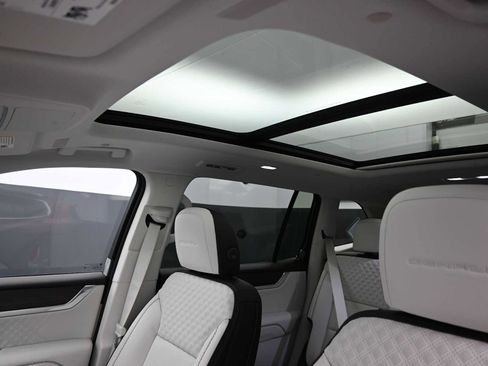 New 2026 GMC Acadia Denali w/ Super Cruise Package image 22