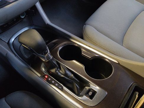 Used 2022 Chevrolet Malibu LT FWD image 26