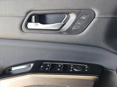 Used 2022 Nissan Pathfinder Platinum w/ Cargo Package image 6