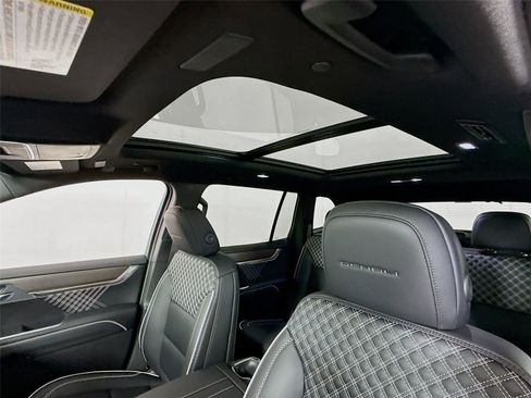 New 2026 GMC Acadia Denali w/ Super Cruise Package AWD/4WD image 17
