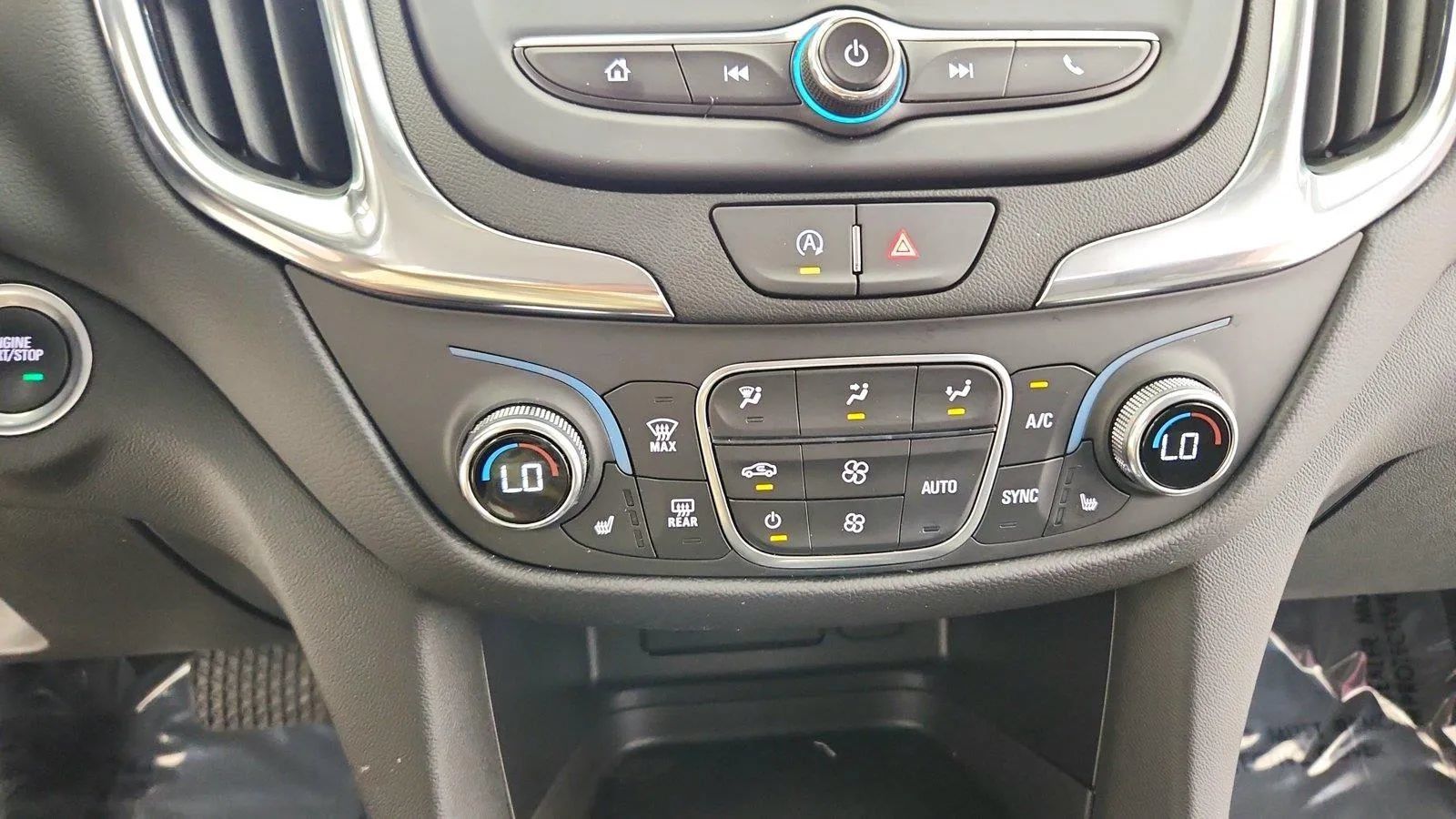 Used 2024 Chevrolet Equinox LT FWD image 19