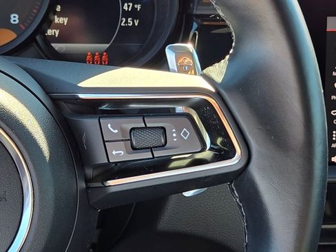 Used 2024 Porsche Macan w/ Premium Plus Package image 16