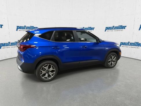 Used 2023 Kia Seltos EX AWD/4WD image 11