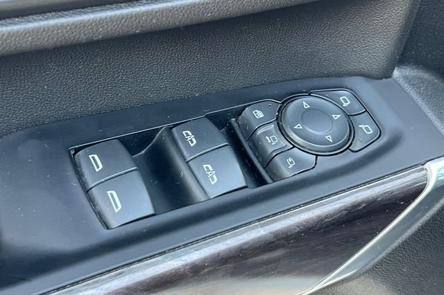 Used 2022 Chevrolet Silverado 2500 LTZ w/ LTZ Convenience Package AWD/4WD image 12