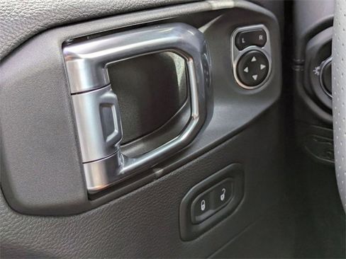 New 2025 Jeep Wrangler Unlimited Rubicon 392 image 25