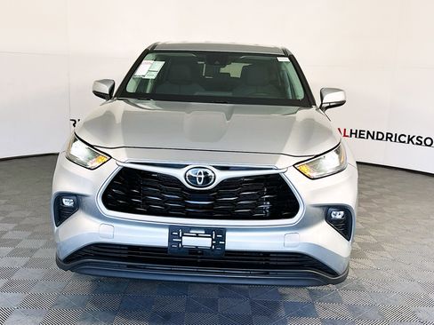 Used 2023 Toyota Highlander LE image 8