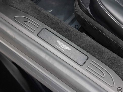 Used 2025 Aston Martin V8 Vantage Coupe image 27