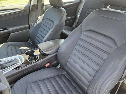 Used 2016 Ford Fusion SE image 11