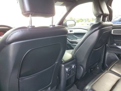Used 2020 Ford Explorer XLT w/ Equipment Group 202A AWD/4WD image 33
