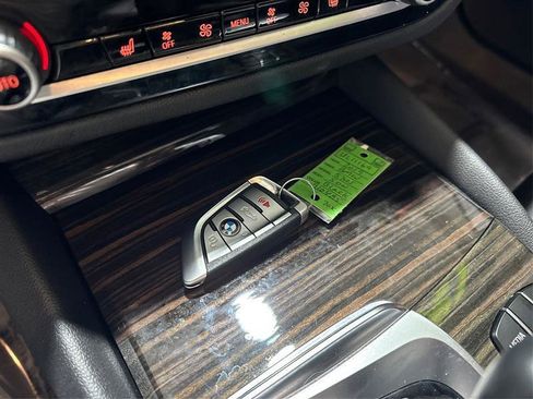 Used 2019 BMW 530i xDrive image 28