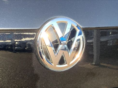 Used 2021 Volkswagen Tiguan SE R-Line FWD image 10