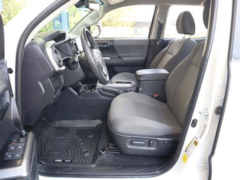 Used 2023 Toyota Tacoma SR5 AWD/4WD image 13