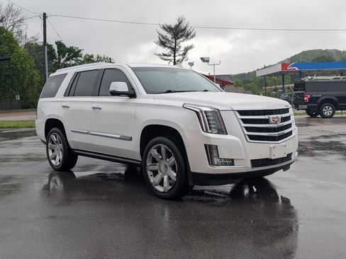 Used 2016 Cadillac Escalade Premium RWD image 6