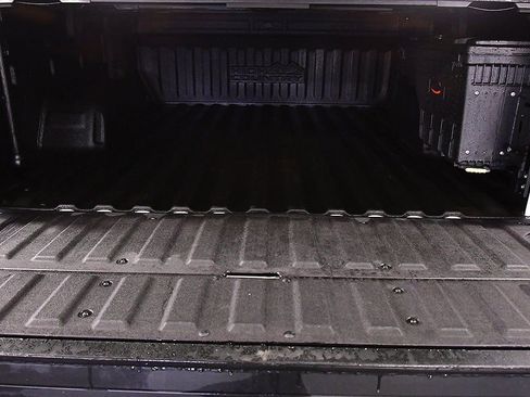 Used 2023 Chevrolet Silverado 1500 High Country w/ High Country Premium Package image 14