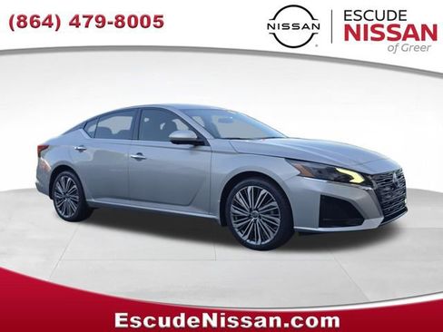 Certified 2023 Nissan Altima 2.5 SL image 1