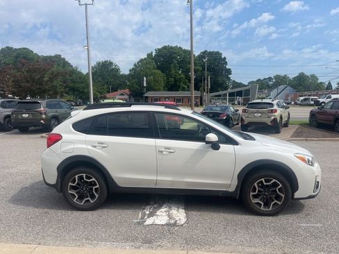 Used 2016 Subaru Crosstrek 2.0i Premium w/ Popular Package #1 AWD/4WD image 3