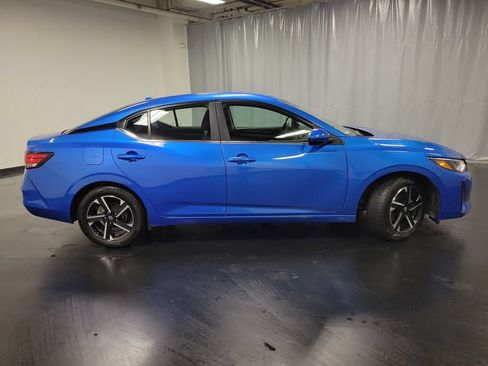 Used 2025 Nissan Sentra SV FWD image 9