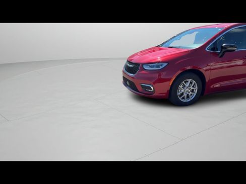 Used 2025 Chrysler Pacifica Select FWD image 49