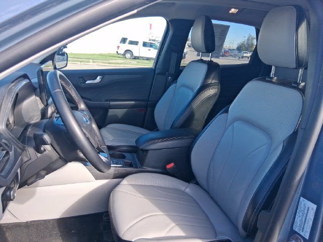 Used 2025 Ford Escape Platinum w/ Premium Technology Package AWD/4WD image 17
