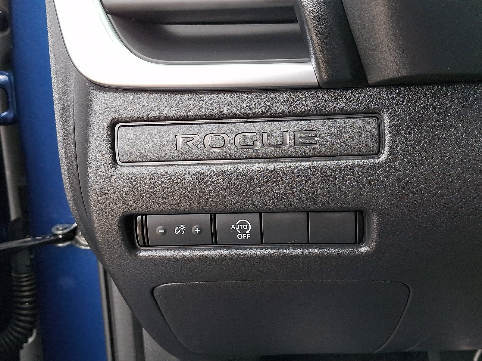 Used 2023 Nissan Rogue S AWD/4WD image 24