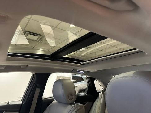 Used 2014 Cadillac XTS Premium image 4