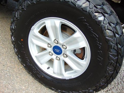 Used 2018 Ford F150 XL w/ Equipment Group 101A Mid AWD/4WD image 40
