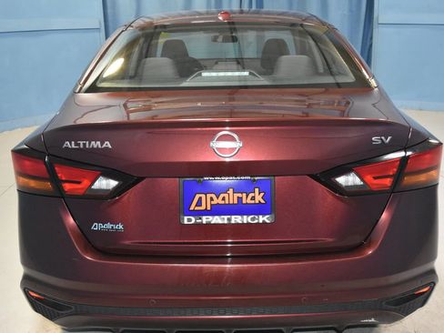 Used 2024 Nissan Altima 2.5 SV image 27