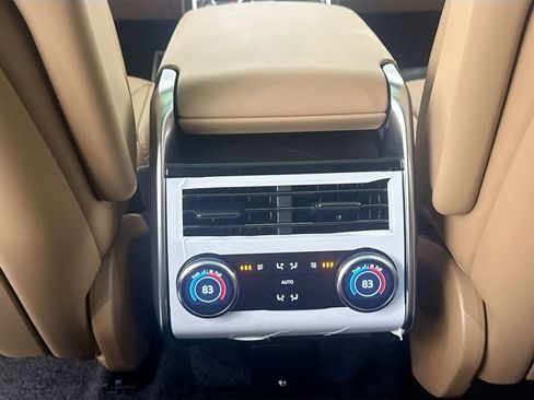 New 2026 Land Rover Range Rover Long Wheelbase SE image 25